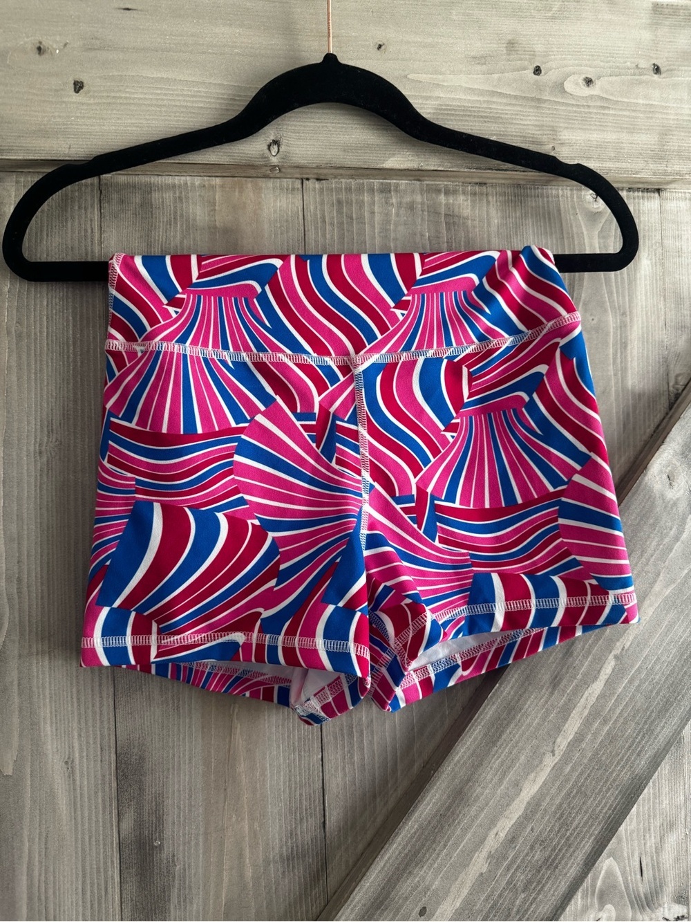 Fleo Women's Pink & Blue Geometric Print Bike Shorts